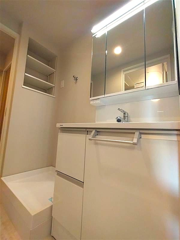 ユニライフ宇治C棟の洗面所