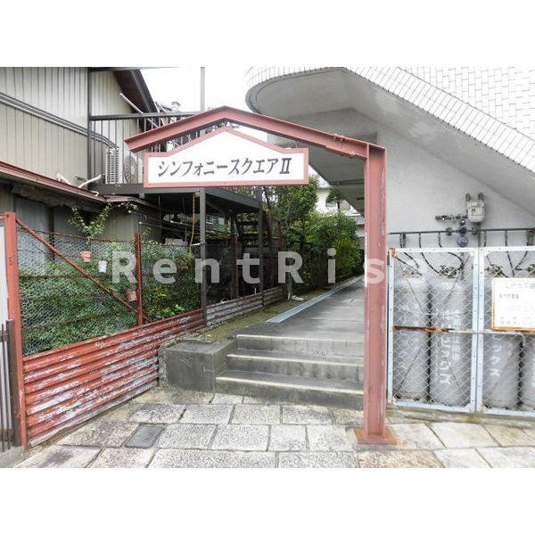 シンフォニースクエアⅡの駐車場