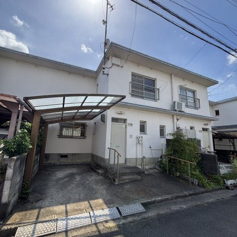 藤が尾車庫付貸家