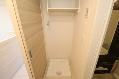 【設備】 | Ｄ-カヴェリ本千葉 | 室内洗濯機置き場