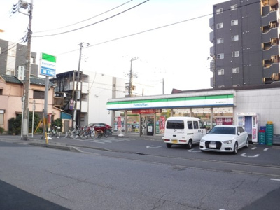 【その他】 | Ｄ-カヴェリ本千葉 | ファミリーマート本千葉駅東口店 375m