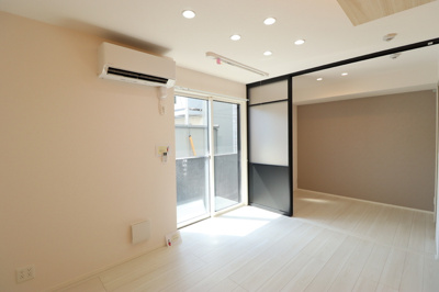 【居間・リビング】 | Ｄ-カヴェリ本千葉 | LDK