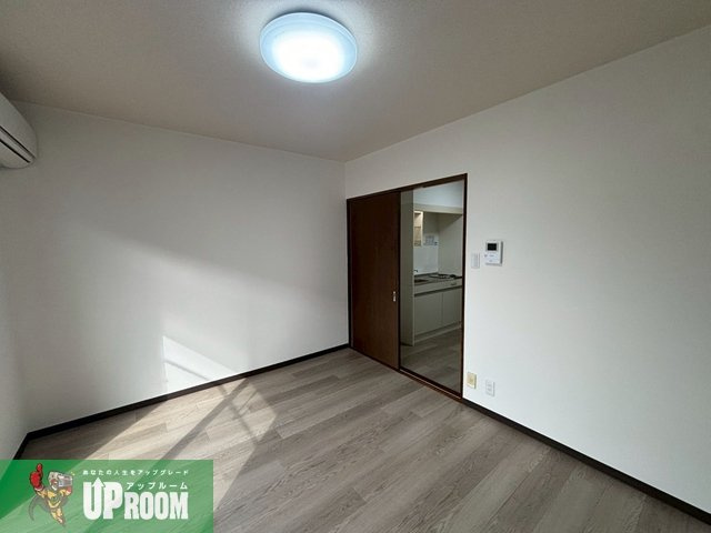 サンコーポ八幡の居間・リビング