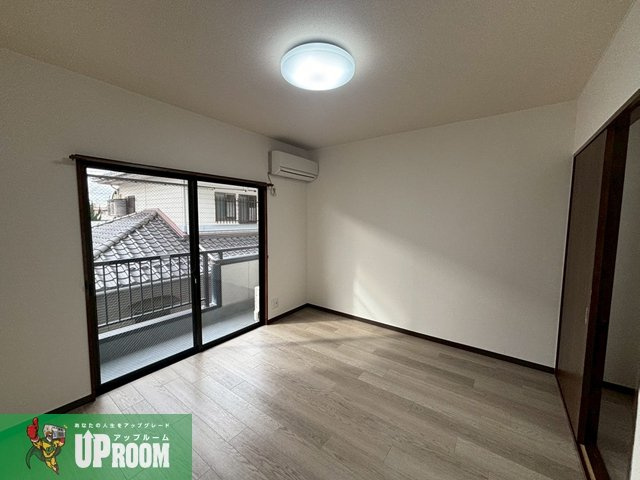 サンコーポ八幡の居間・リビング