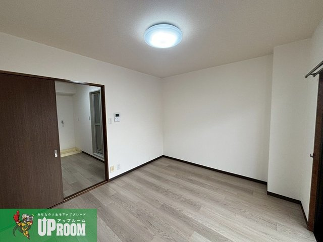 サンコーポ八幡の居間・リビング