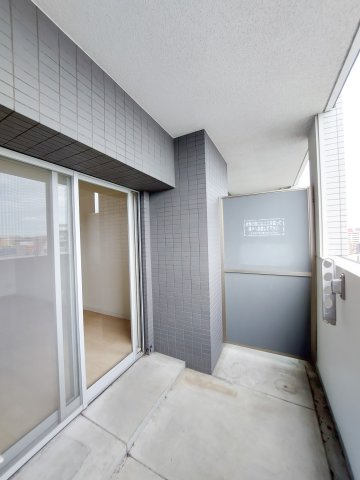 サヴォイ　ル・パシフィーク　2階のバルコニー|別号室です。現状優先になります。