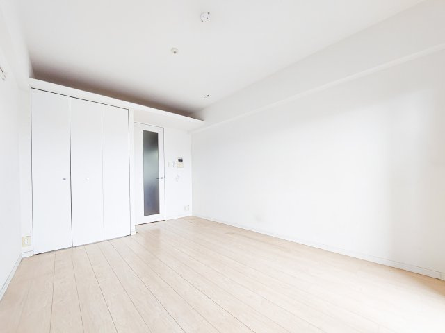 サヴォイ　ル・パシフィーク　2階の居間・リビング|別号室です。現状優先になります。