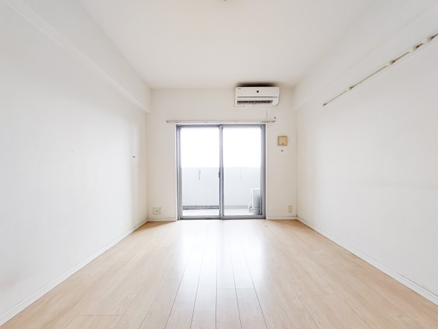 サヴォイ　ル・パシフィーク　2階の居間・リビング|別号室です。現状優先になります。