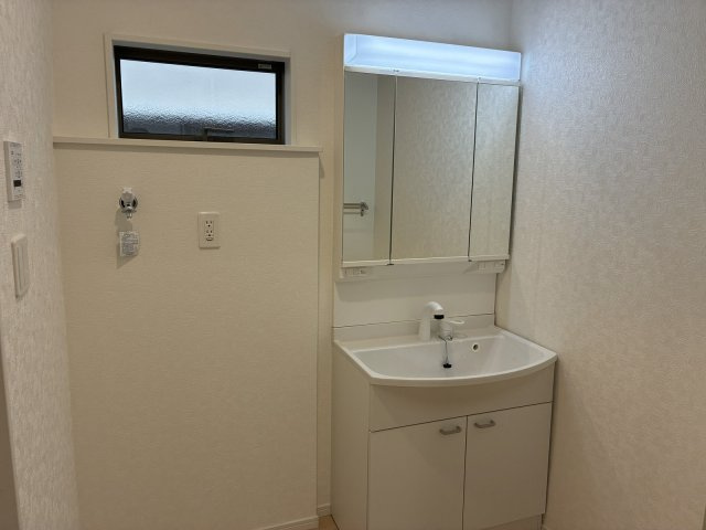新座市大和田５丁目 武蔵野線 新座駅 新築戸建の独立洗面台