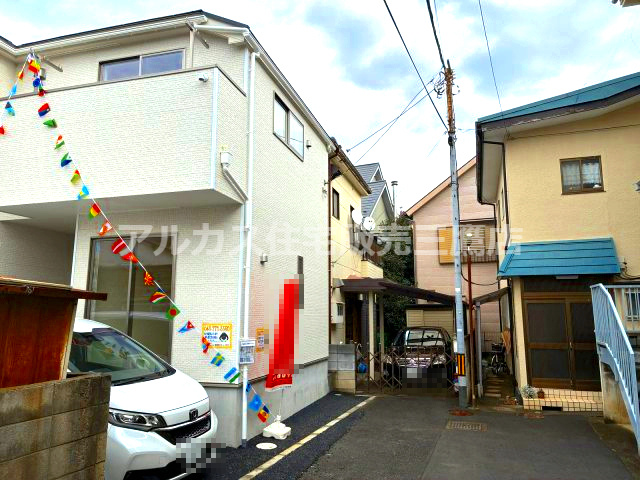 新座市大和田５丁目 武蔵野線 新座駅 新築戸建の前面道路含む現地写真