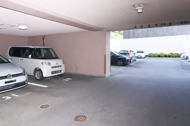 サヴォイグランデス　3階の駐車場