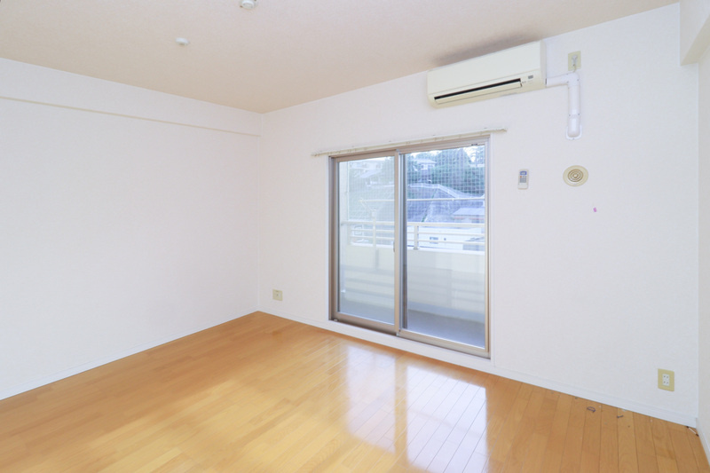 サヴォイグランデス　3階の居間・リビング|別号室のものになります。現状優先。
初期費用分割可能です♪