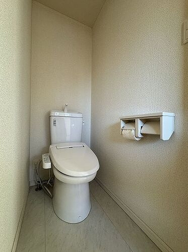 サニースクエア中野若宮のトイレ|落ち着いた色調のトイレです