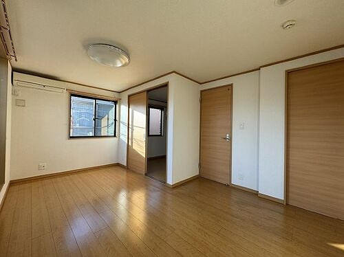 サニースクエア中野若宮の居間・リビング|ゆったりとした居間です