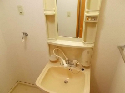 【洗面所】 | ガーデンハイムＮ | 明るい洗面所です