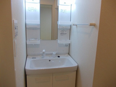 【洗面所】 | フィレール　デュ　トラジャⅤ | 忙しい朝には欠かせない洗面所です