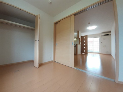 【内装】 | ラ・ペッシェＮ | 明るい色調の室内です