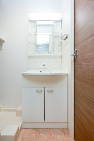 サヴォイ ラ・サブリエール　12階の洗面所|別号室のものです。現状優先になります。