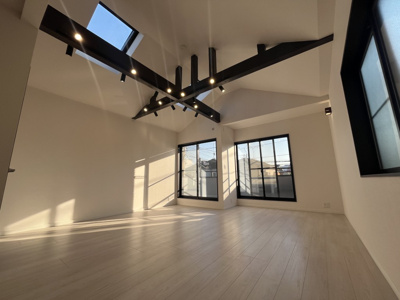 【居間・リビング】 | 杉並区南荻窪二丁目戸建 | ゆったりとした居間です