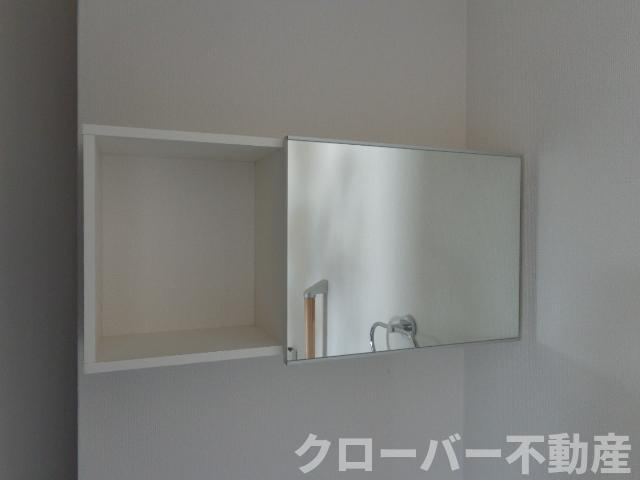 レガロ・パドレⅢの内装|トイレ戸棚