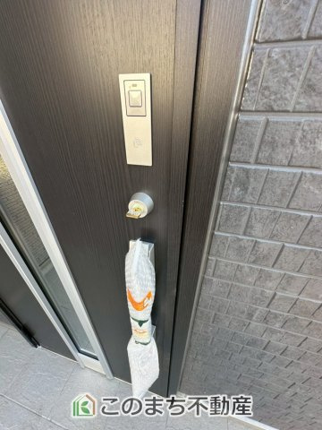 ハートフルタウン宇都宮市若草5丁目2698番の設備|玄関のカギはワンタッチでダブルロックが可能なカードキーを採用しております☆
