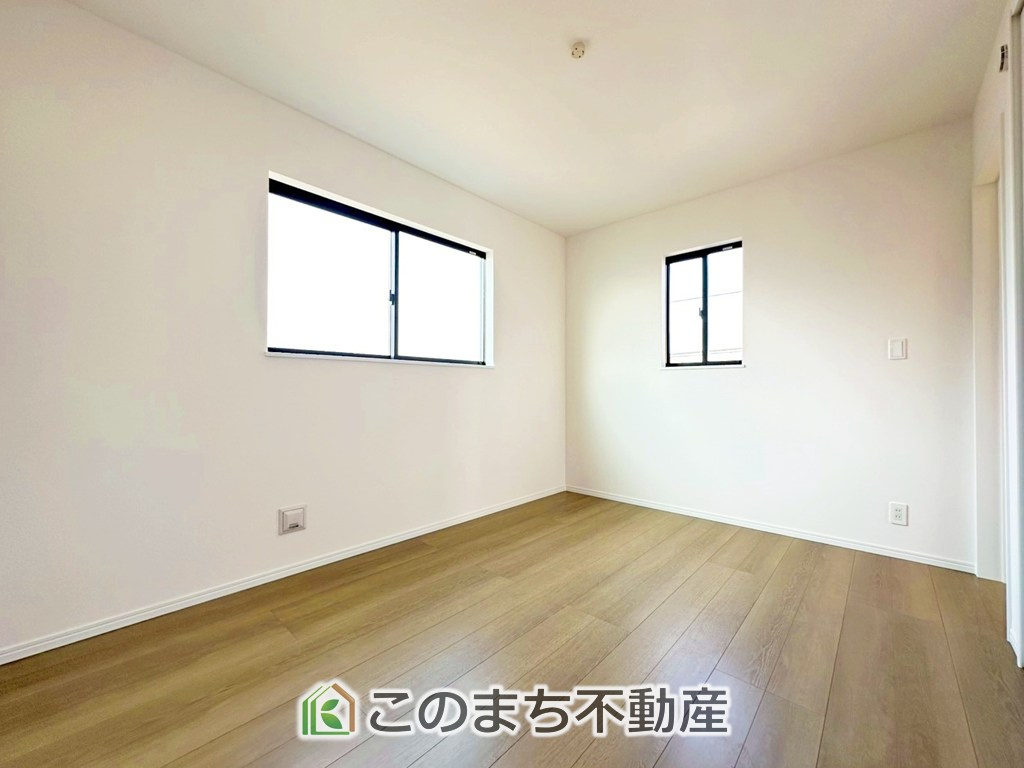 ハートフルタウン宇都宮市若草5丁目2698番の洋室|洋室はお手入れのしやすいフローリング仕様です。普段はフロアモップなどを使って、簡単にお掃除していただけます◎
