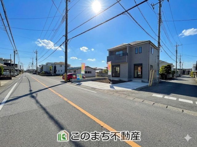 ハートフルタウン宇都宮市若草5丁目2698番の前面道路含む現地写真|前面道路は広々としてます！運転が苦手な方でもお車の出し入れ簡単で安心です☆
