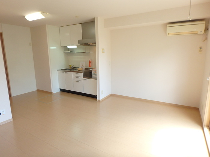 Horinouchi･パーク･フィールド　Ｅの居間・リビング