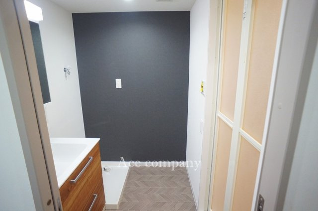 【ランドリースペース】 | 八戸ノ里第3ガーデンハイツA棟 | 室内洗濯機置き場完備☆洗濯パン新調です☆