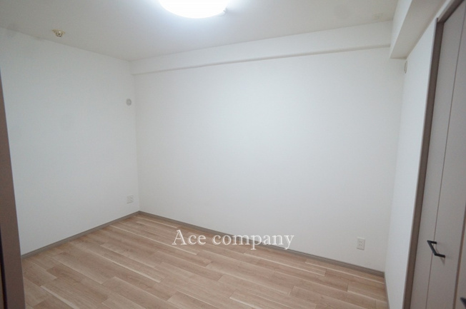 【内装】 | 八戸ノ里第3ガーデンハイツA棟 | 【納戸5.5帖】