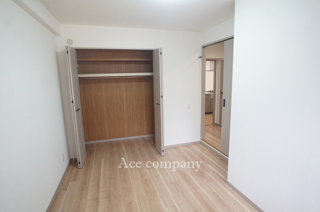 【寝室】 | 八戸ノ里第3ガーデンハイツA棟 | 【洋室5.8帖】クローゼット完備です♪