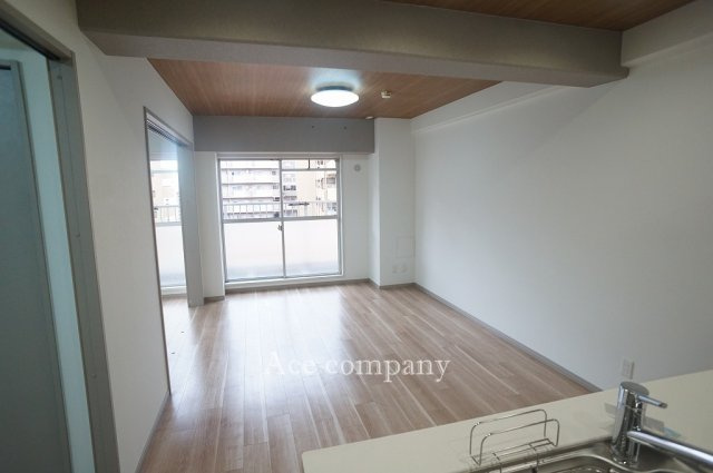 【居間・リビング】の画像