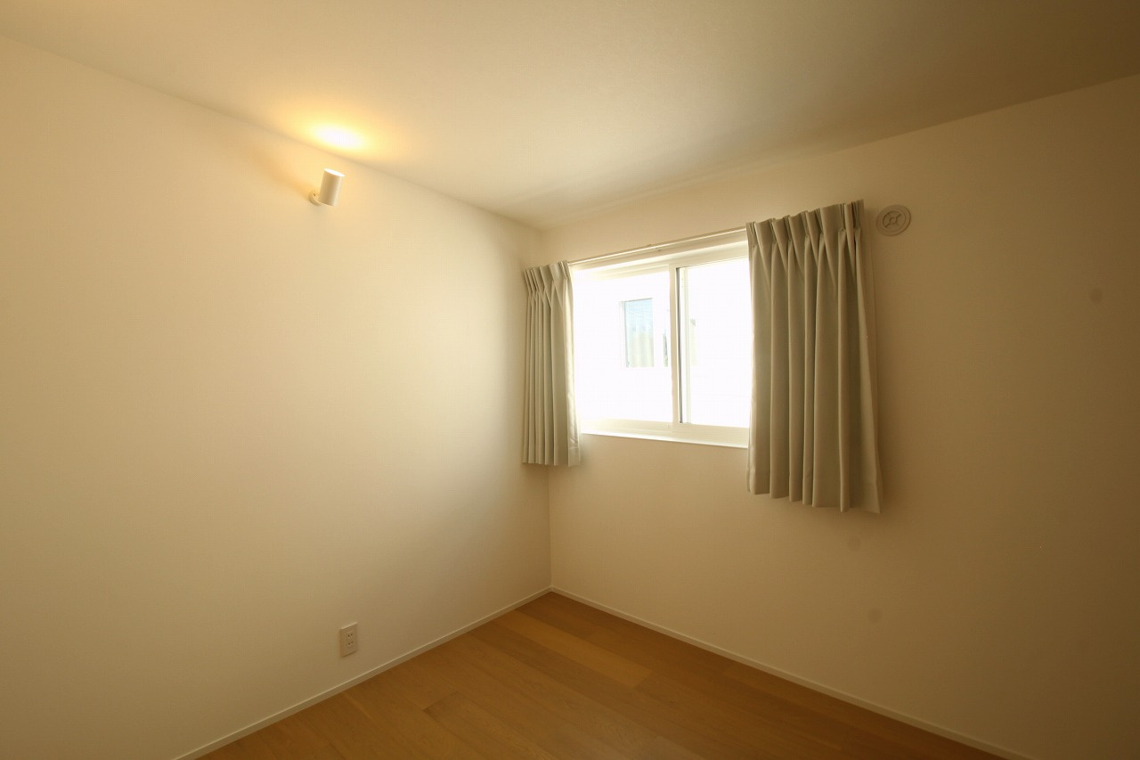 南国市篠原　新築戸建の洋室|2Ｆ　北東の部屋　5.5帖