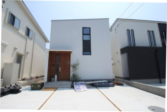 南国市篠原　新築戸建の前面道路含む現地写真