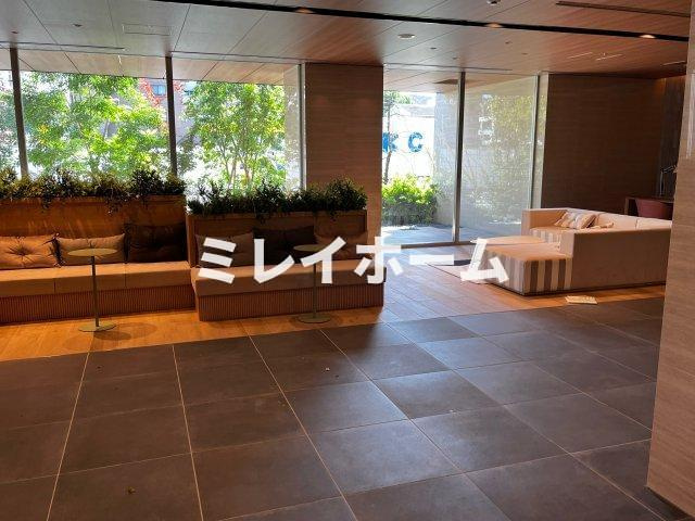 ラティエラ大鳥居のロビー