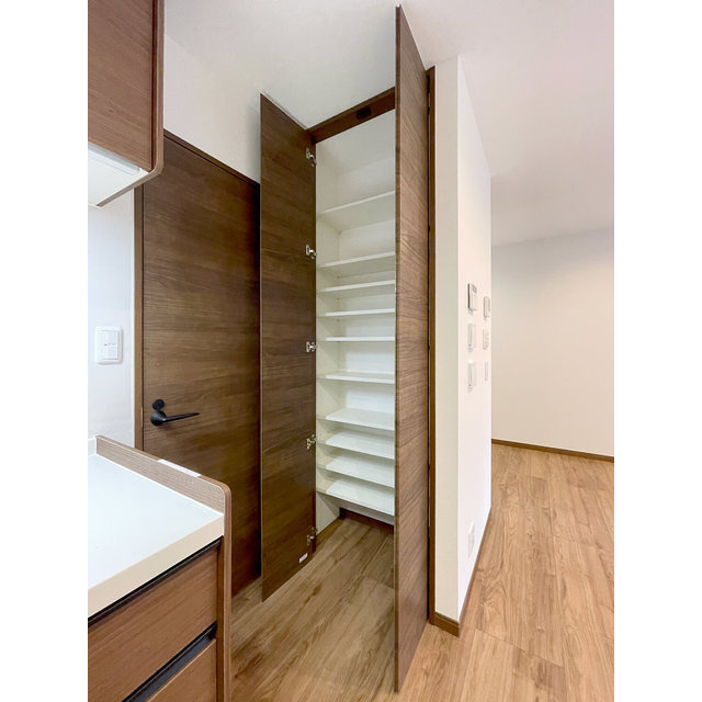 ミッドレジデ室見の収納