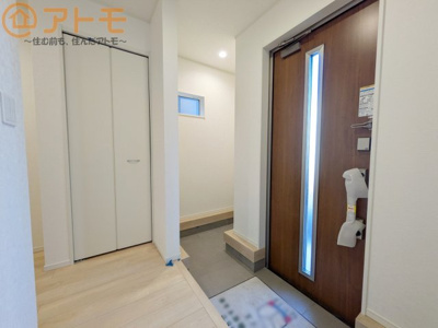 【玄関】 | 葵区古庄第4　新築戸建　5号棟 | 土間収納のある玄関！ベビーカーも楽々収納！
