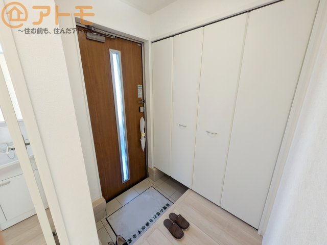 【玄関】 | 葵区古庄第4　新築戸建　3号棟 | 玄関は収納付きで使い勝手良好♪見た目もすっきり♪