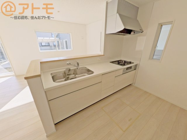 【キッチン】 | 葵区古庄第4　新築戸建　3号棟 | 対面式のキッチンはリビングを見渡すことができるので安心♪家族の会話も増えそうですね♪