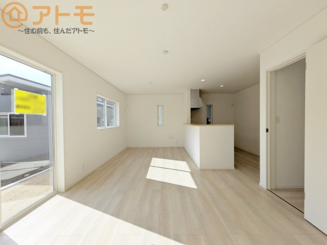 【居間・リビング】 | 葵区古庄第4　新築戸建　3号棟 | どんなインテリアにも合いそうなLDKです。家族みんなのお気に入りの空間をつくってくださいね♪