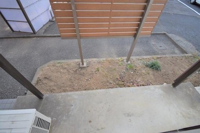 川崎市多摩区中野島１丁目のテラスの庭