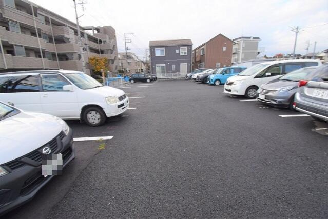 川崎市多摩区中野島１丁目のテラスの駐車場