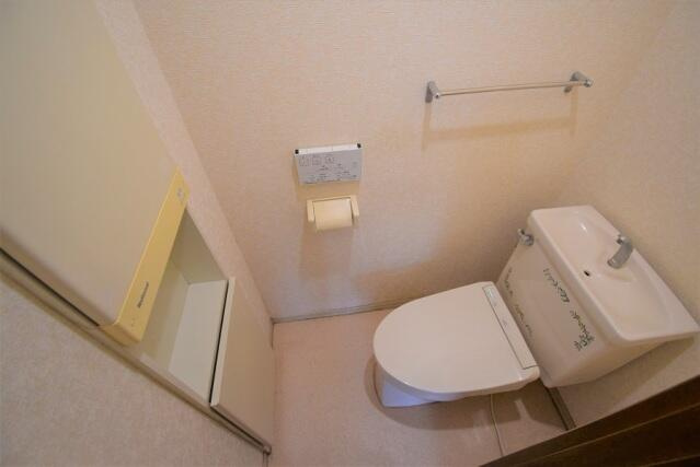 川崎市多摩区中野島１丁目のテラスのトイレ