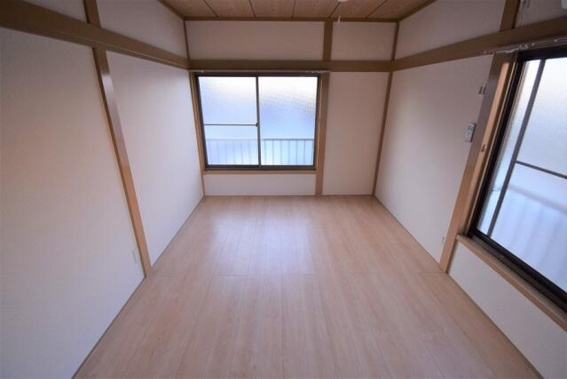 川崎市多摩区中野島１丁目のテラスの居間・リビング