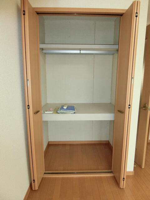 川崎市多摩区宿河原７丁目の賃貸マンションの収納