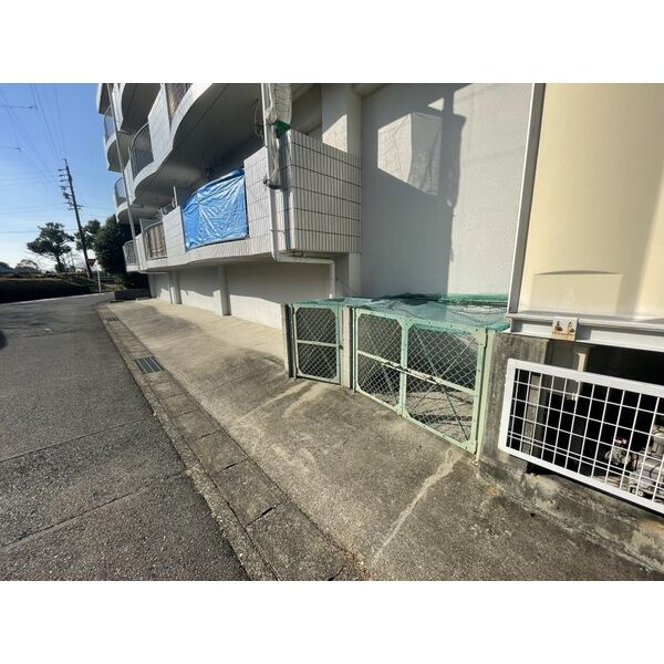 KIソシア Iの駐車場