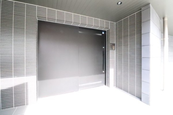 【その他】 | 【敷地内ゴミ置場】1階・南側にございます。丁寧に整備・管理されており、クリーンな印象です！