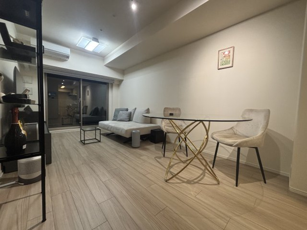 【居間・リビング】 | 【リビングダイニング】お部屋全体が明るく、暖かみある空間☆