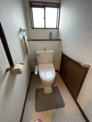 【トイレ】 | 山形市大字松原　中古戸建 | 2F