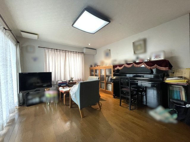 【居間・リビング】 | 山形市大字松原　中古戸建